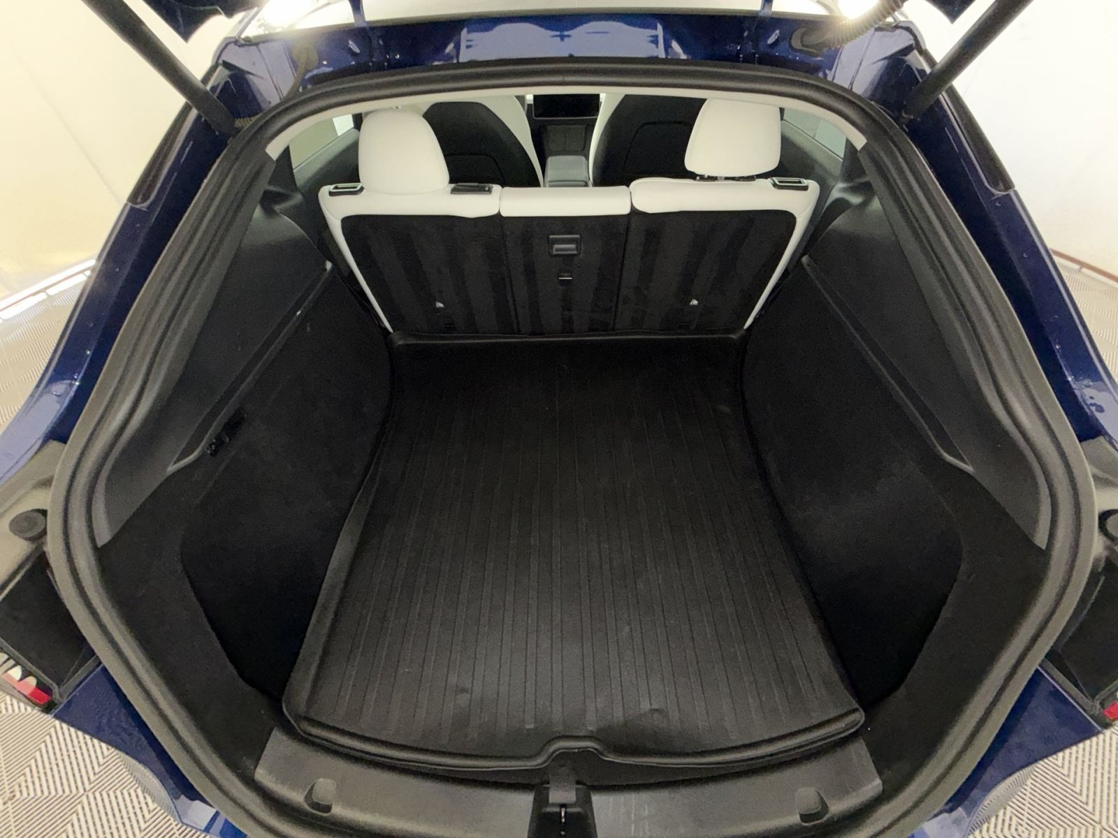 Used 2023 Tesla Model Y Performance AWD/4WD image 26