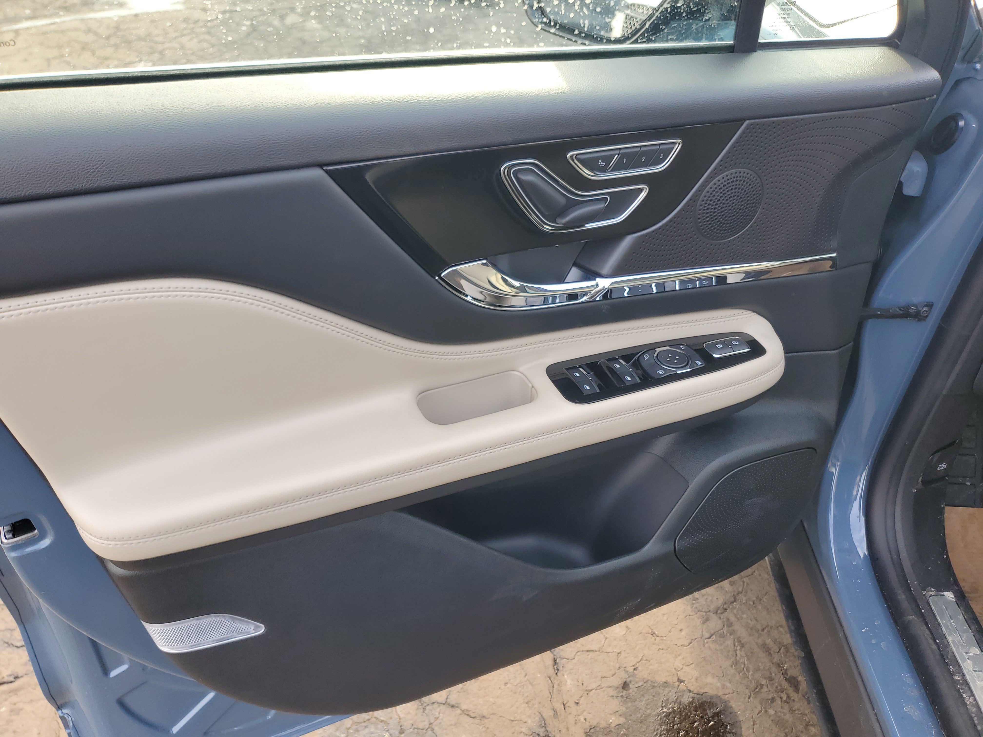 New 2026 Lincoln Corsair Grand Touring w/ Towing Package image 7