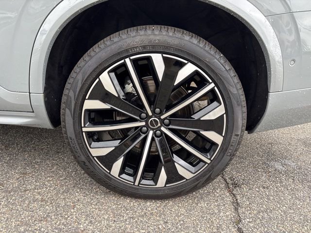 Used 2025 Volvo XC90 B6 Plus AWD/4WD image 10