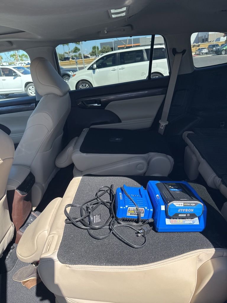 Certified 2021 Toyota Highlander Limited image 8