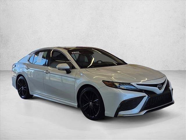Used 2021 Toyota Camry XSE FWD image 3