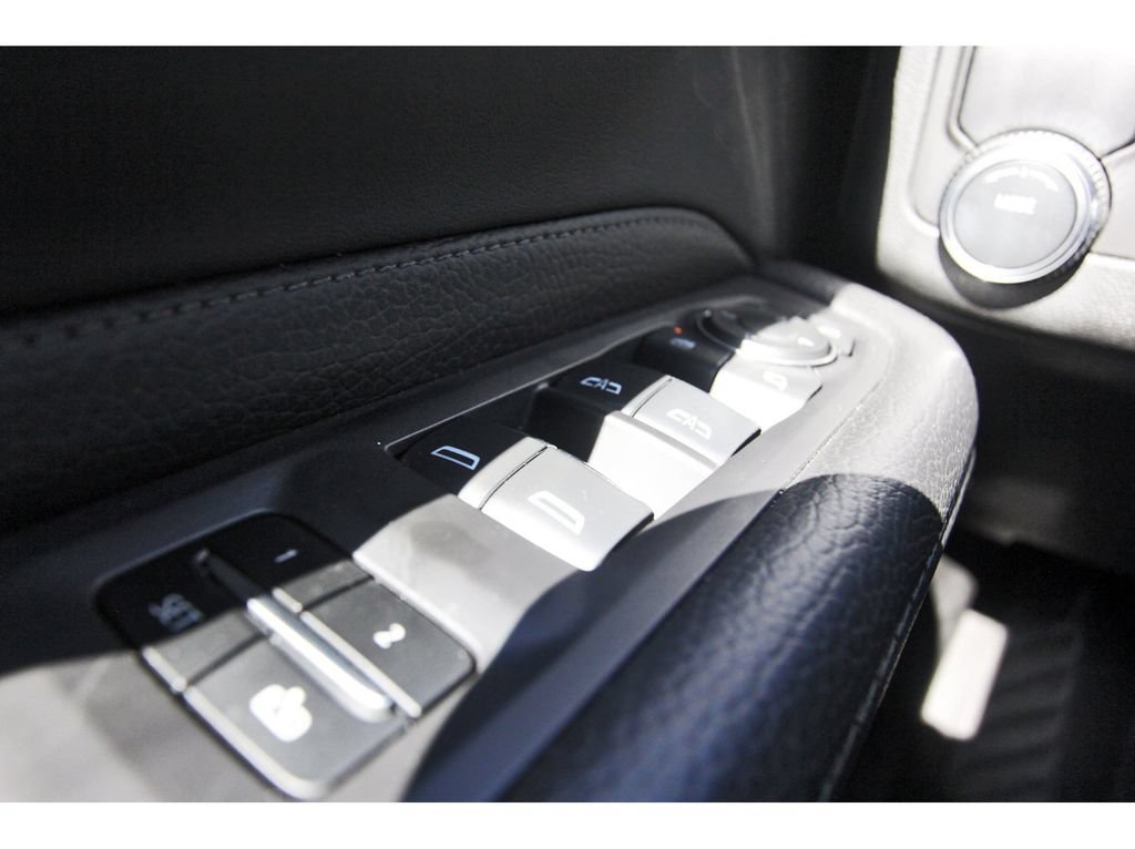 Used 2024 GMC Yukon Denali RWD image 20