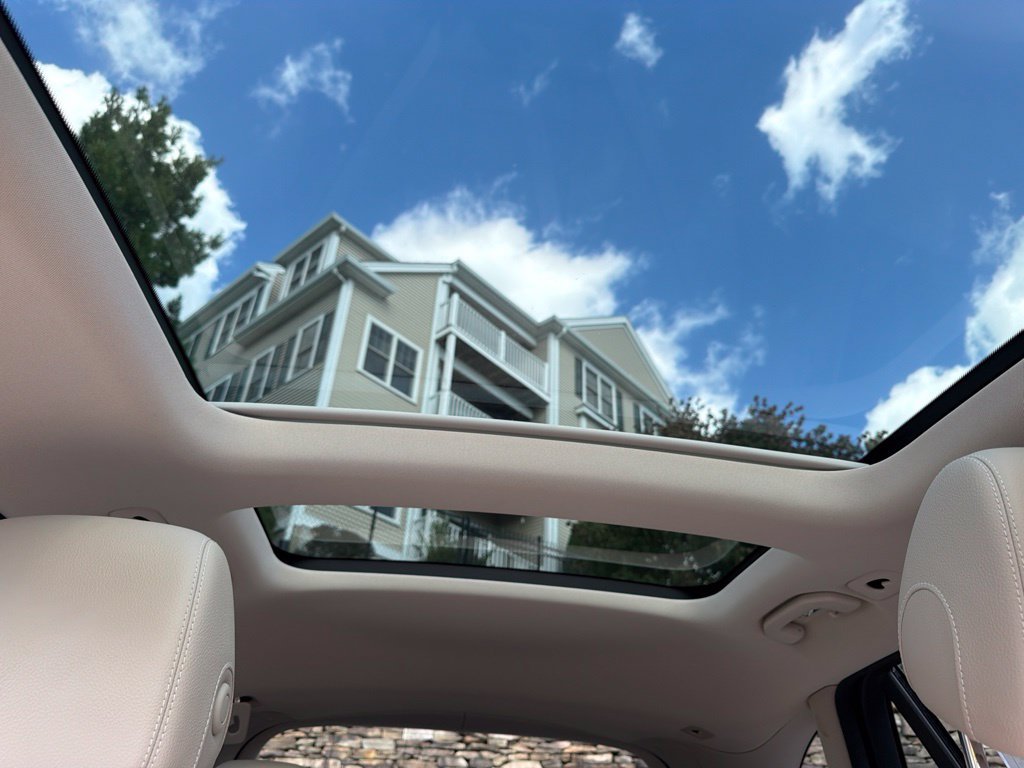 Used 2022 Mercedes-Benz GLC 300 4MATIC w/ Multimedia Package Lite image 27