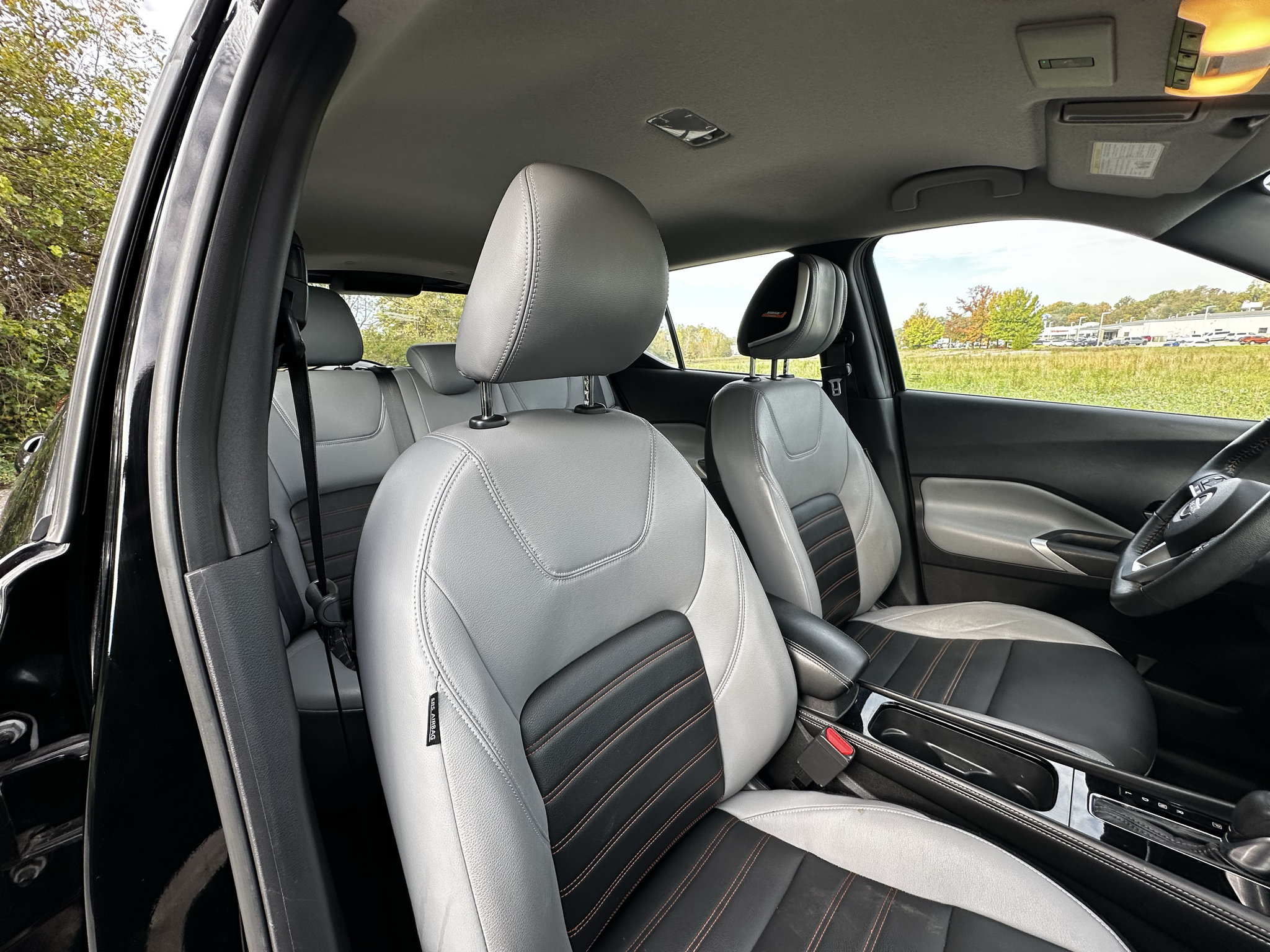 Used 2023 Nissan Kicks SR w/ SR Premium Package FWD image 32