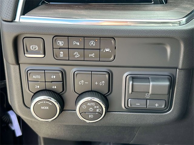 New 2026 Chevrolet Suburban Premier image 29