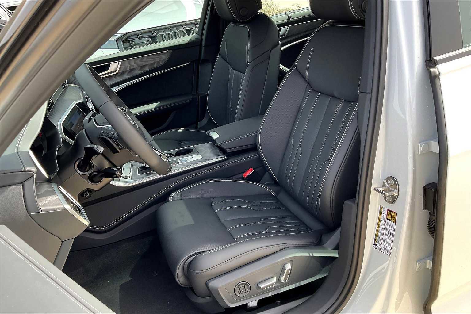 New 2025 Audi A6 3.0T Prestige image 9