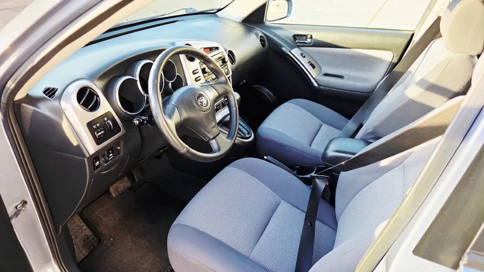 Used 2006 Toyota Matrix XR image 9