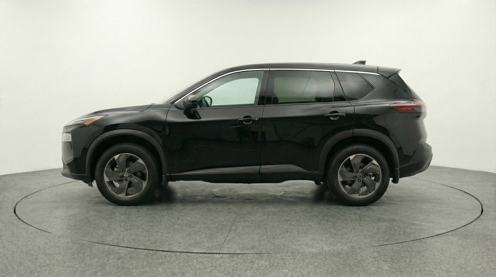 Used 2025 Nissan Rogue SV AWD/4WD image 5
