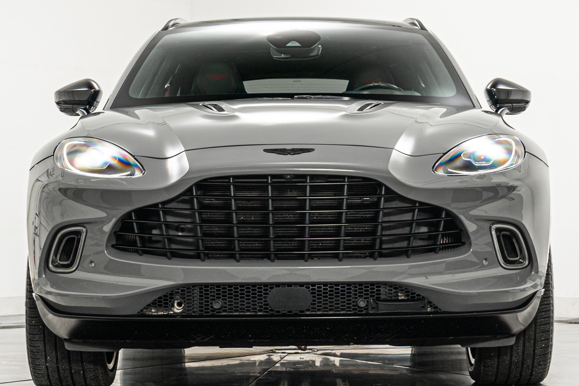 Used 2021 Aston Martin DBX image 4