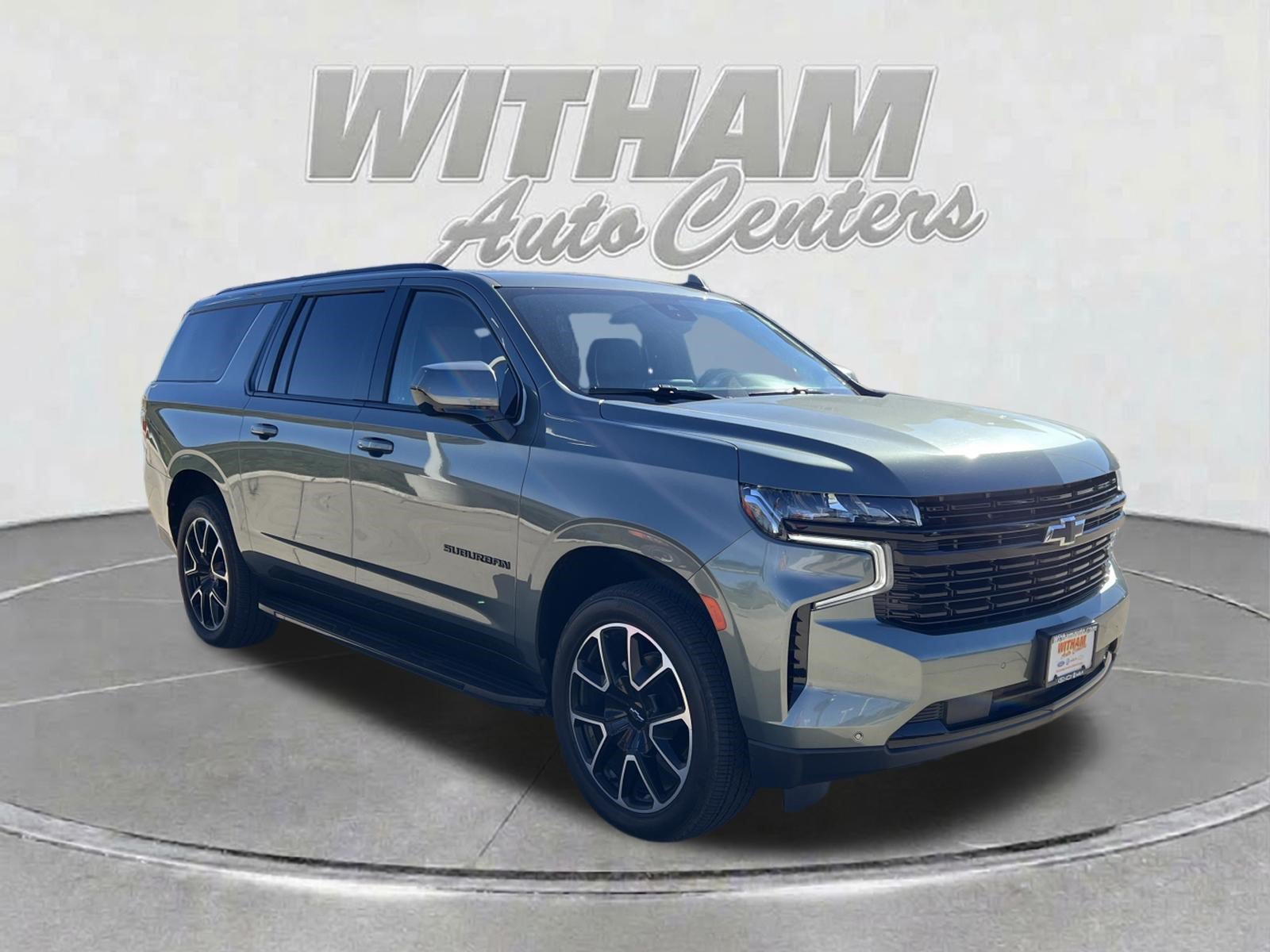 Used 2023 Chevrolet Suburban RST AWD/4WD image 2