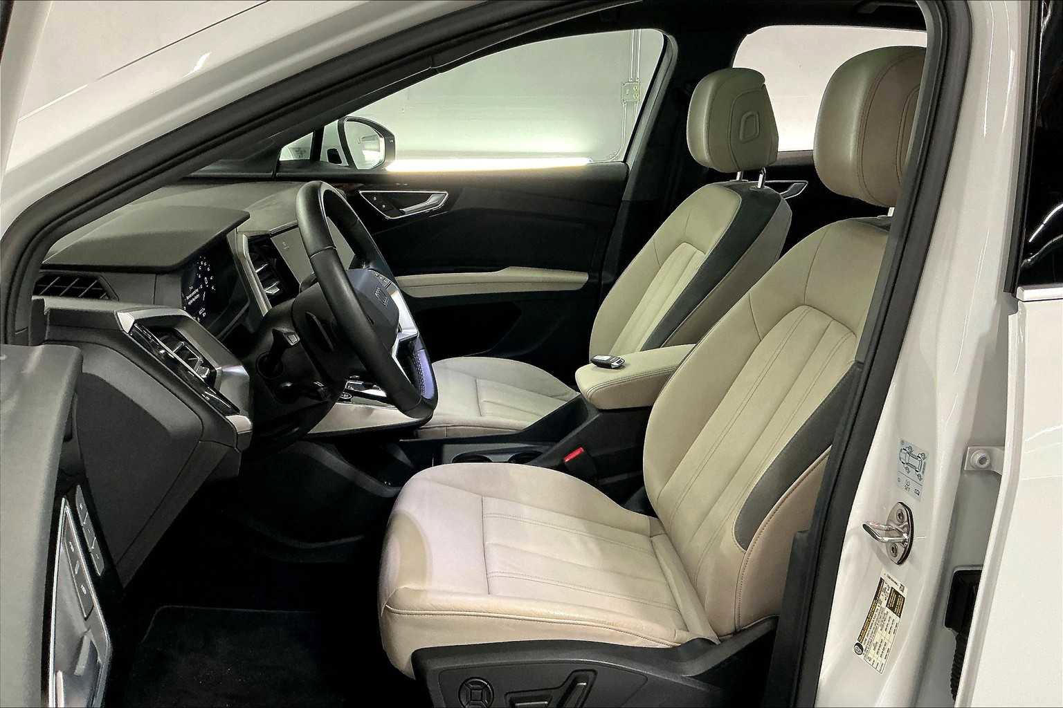 Used 2023 Audi Q4 e-tron Prestige w/ 20" Wheel Package image 27