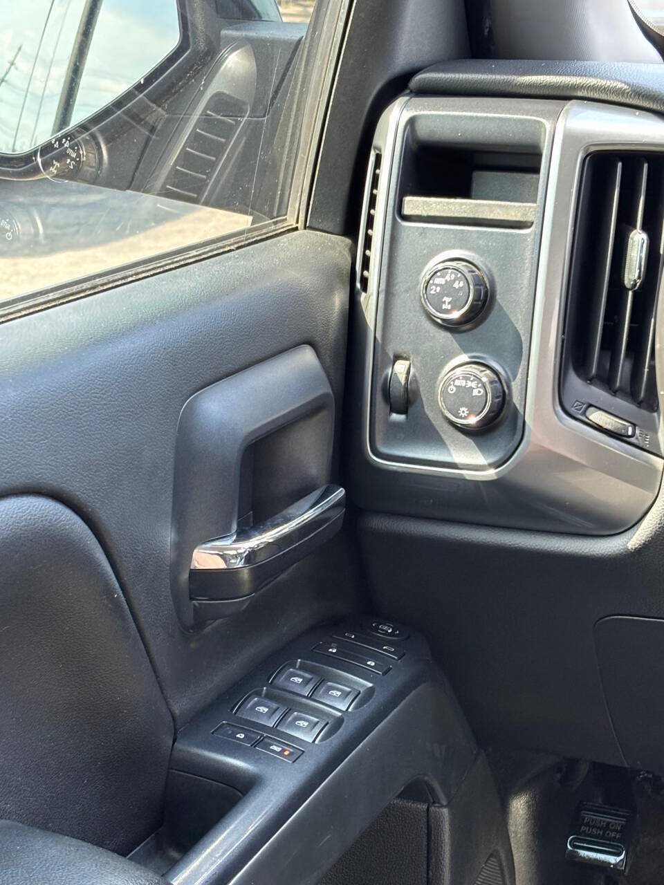 Used 2015 Chevrolet Silverado 1500 LT AWD/4WD image 25