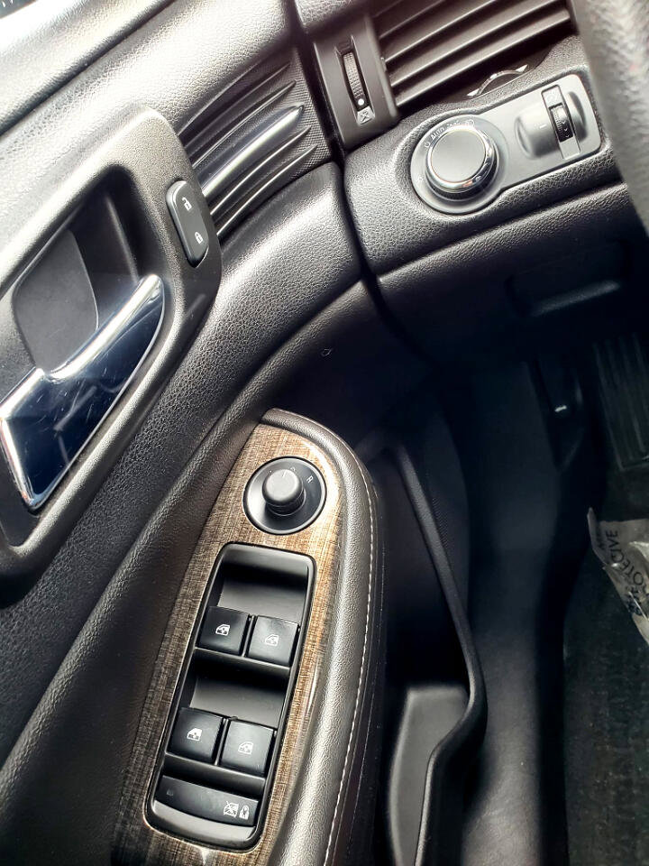 Used 2014 Chevrolet Malibu LT image 11