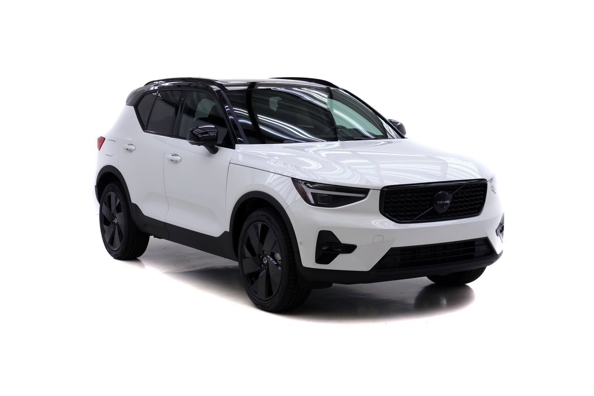 New 2026 Volvo XC40 B5 Ultra w/ Protection Package Premier AWD/4WD image 2