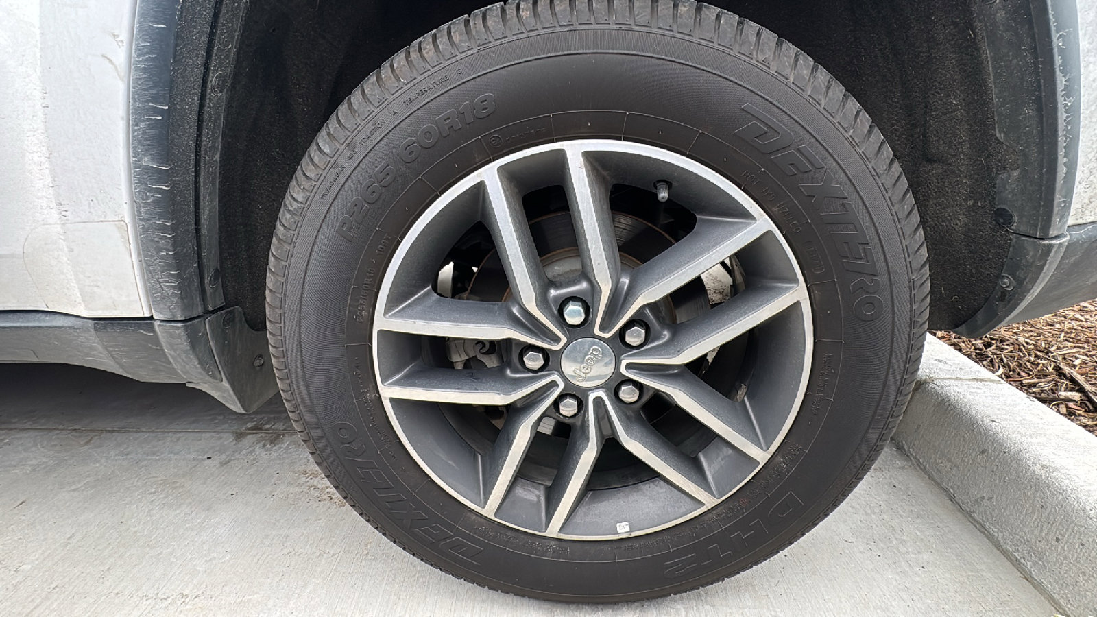 Used 2018 Jeep Grand Cherokee Laredo RWD image 20