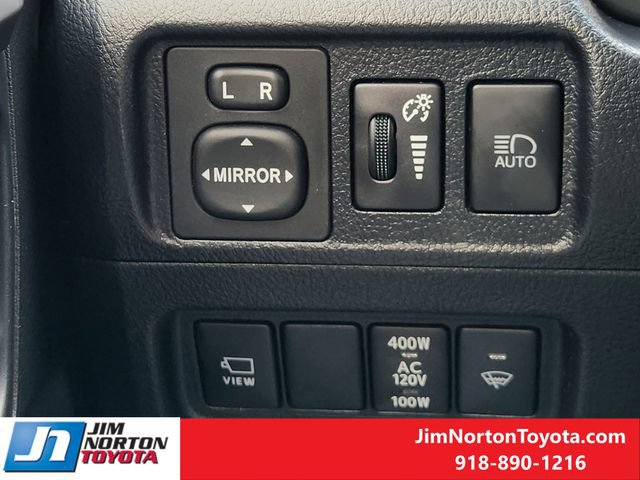 Used 2023 Toyota 4Runner Limited AWD/4WD image 23