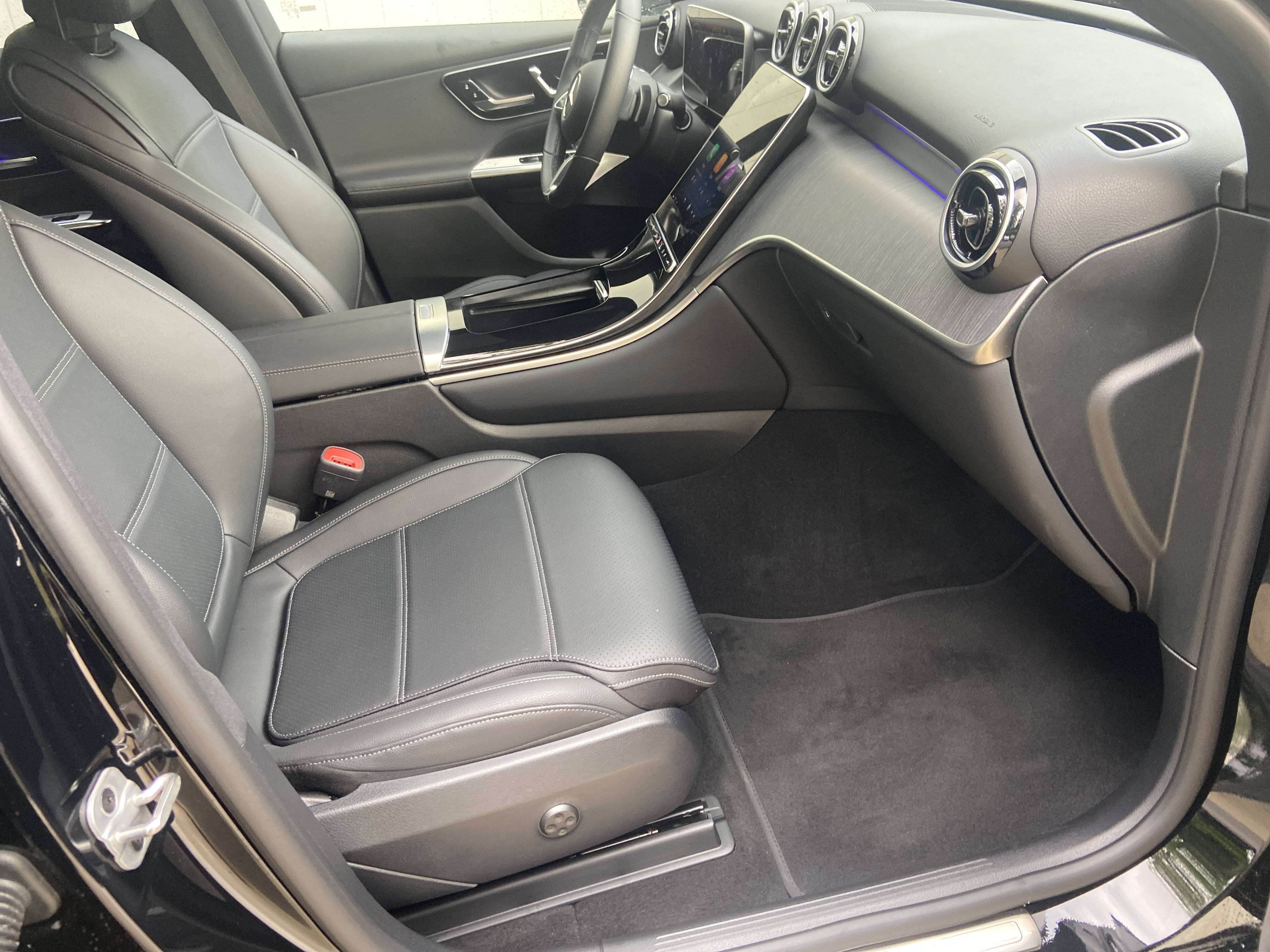 Certified 2025 Mercedes-Benz GLC 300 image 49