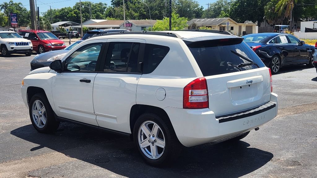 Used 2008 Jeep Compass Sport FWD image 4