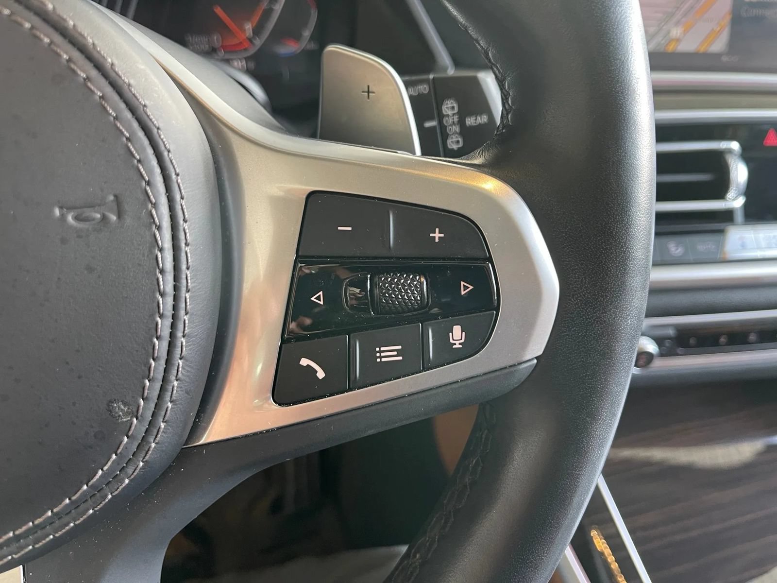Used 2023 BMW X5 sDrive40i w/ M Sport Package RWD image 40