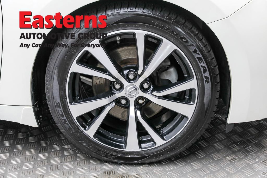 Used 2017 Nissan Maxima Platinum image 31