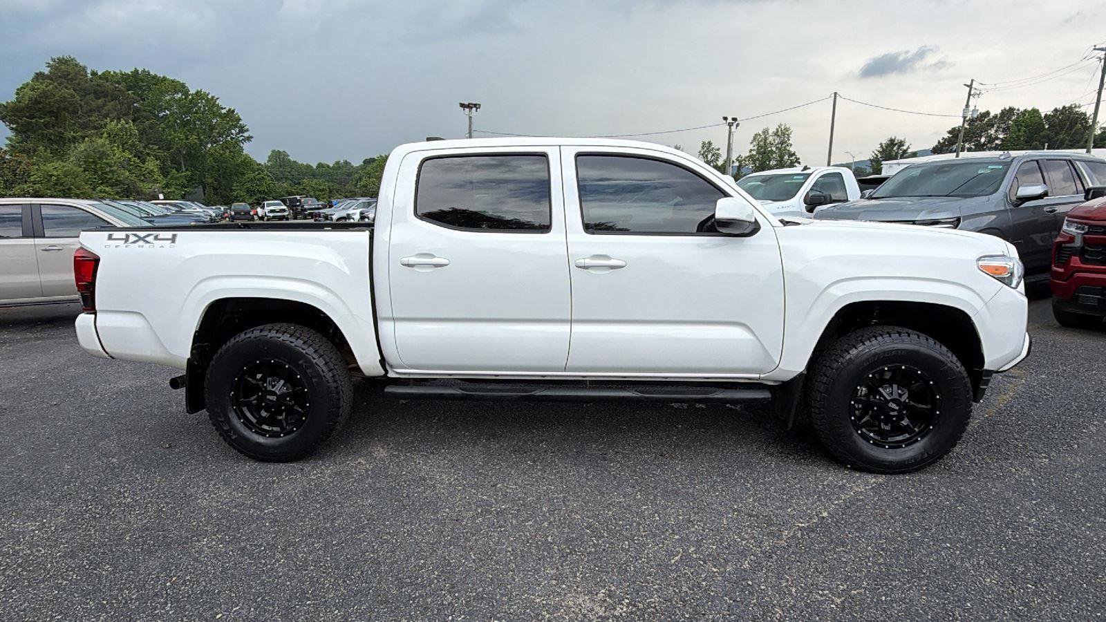Used 2020 Toyota Tacoma SR AWD/4WD image 7