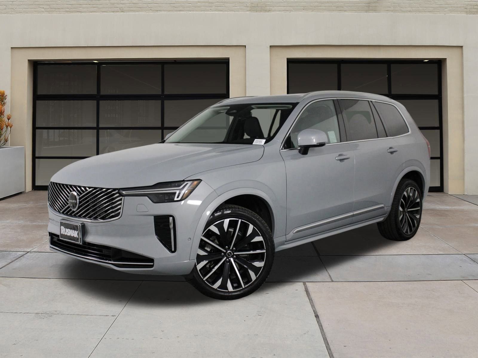 Certified 2026 Volvo XC90 B6 Plus image 3