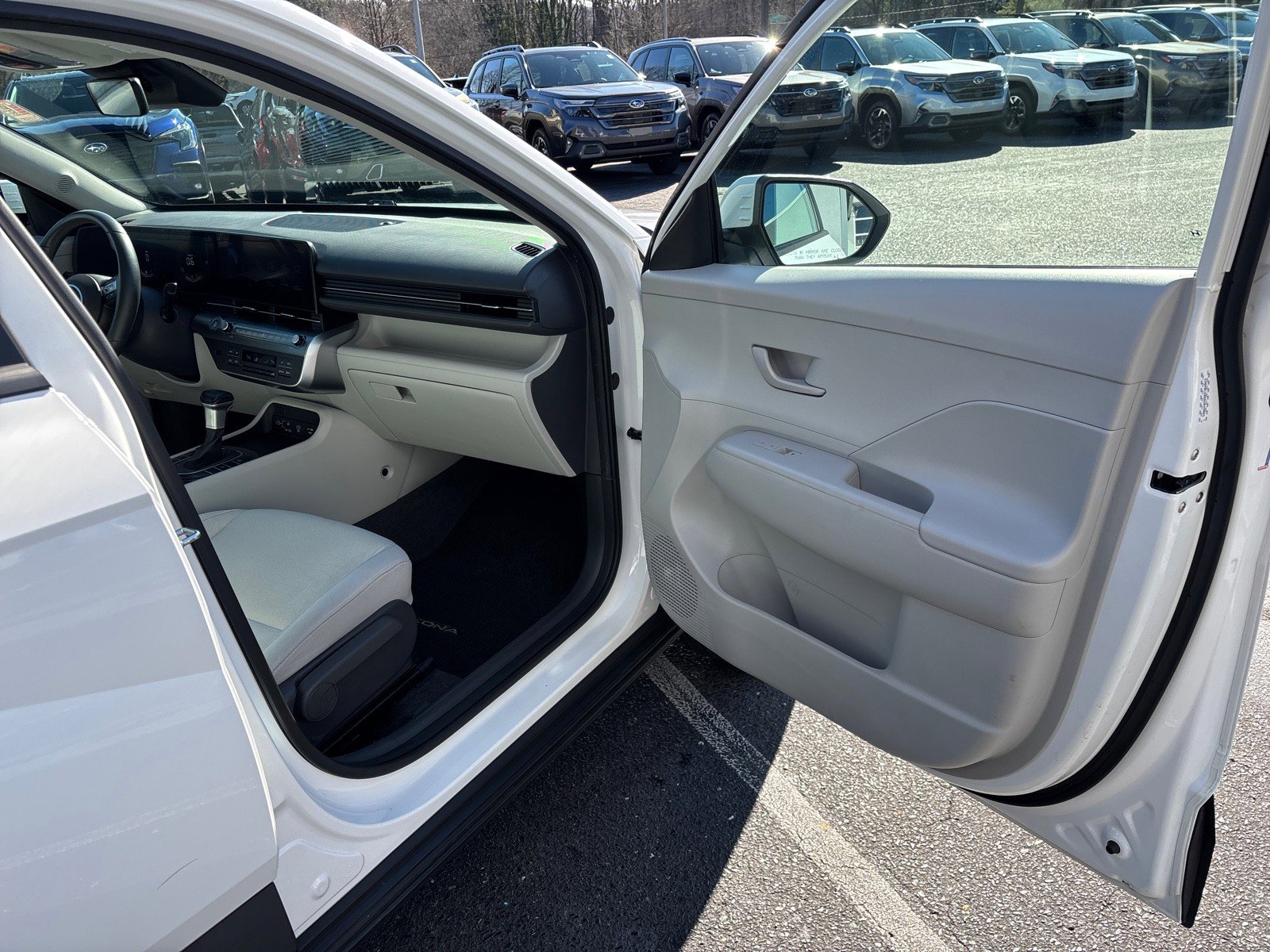 Used 2024 Hyundai Kona SEL image 41