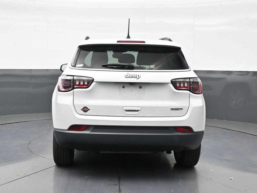 Used 2022 Jeep Compass Latitude FWD image 4