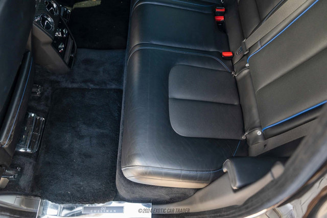 Used 2020 Rolls-Royce Cullinan Black Badge image 41