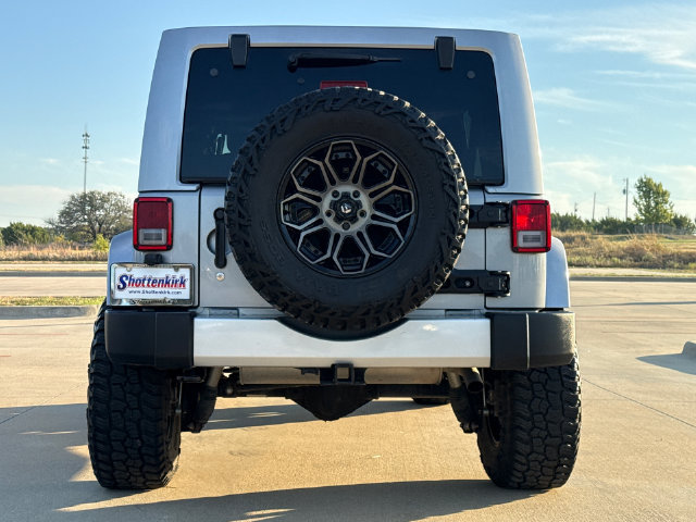 Used 2015 Jeep Wrangler Unlimited Sahara w/ Max Tow Package AWD/4WD image 8