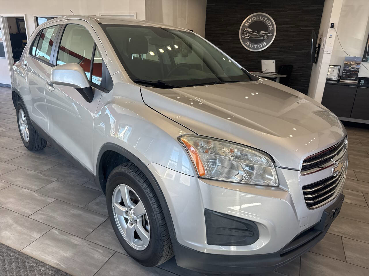 Used 2016 Chevrolet Trax LS AWD/4WD image 2