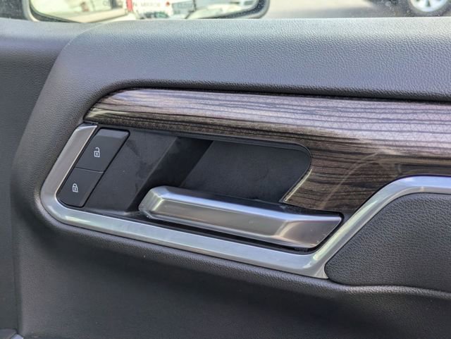 Used 2025 Chevrolet Silverado 1500 LT image 32