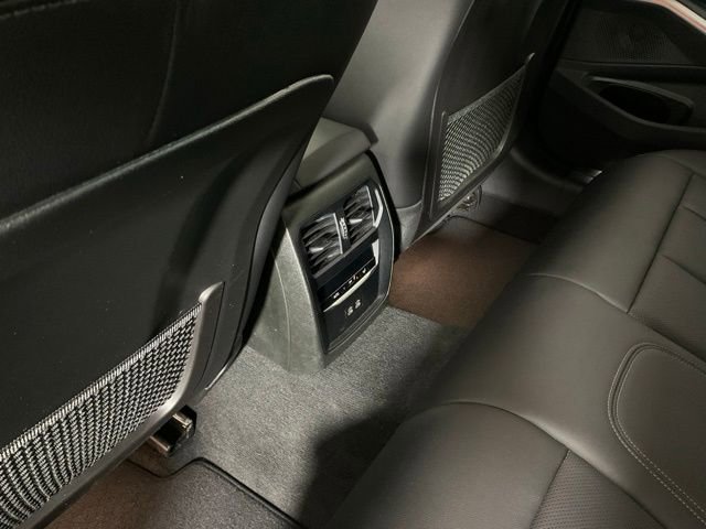 Used 2022 BMW 330i xDrive Sedan w/ Premium Package image 19