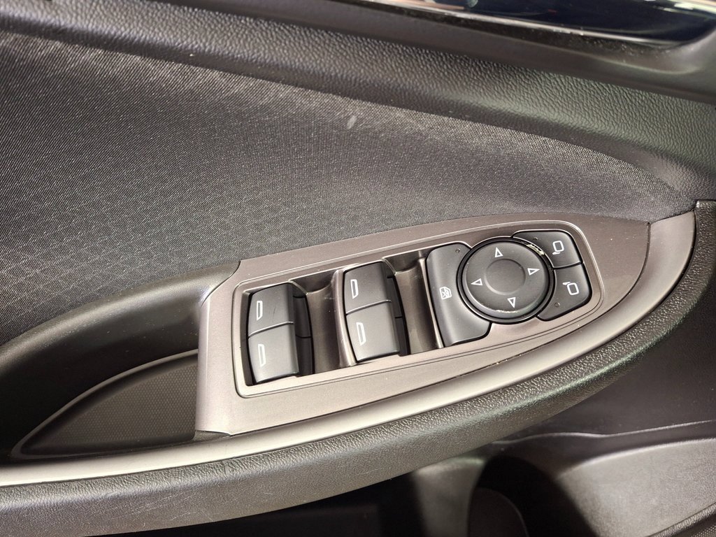 Used 2022 Chevrolet Malibu RS image 25