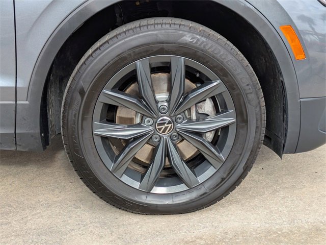 Used 2024 Volkswagen Tiguan SE image 11
