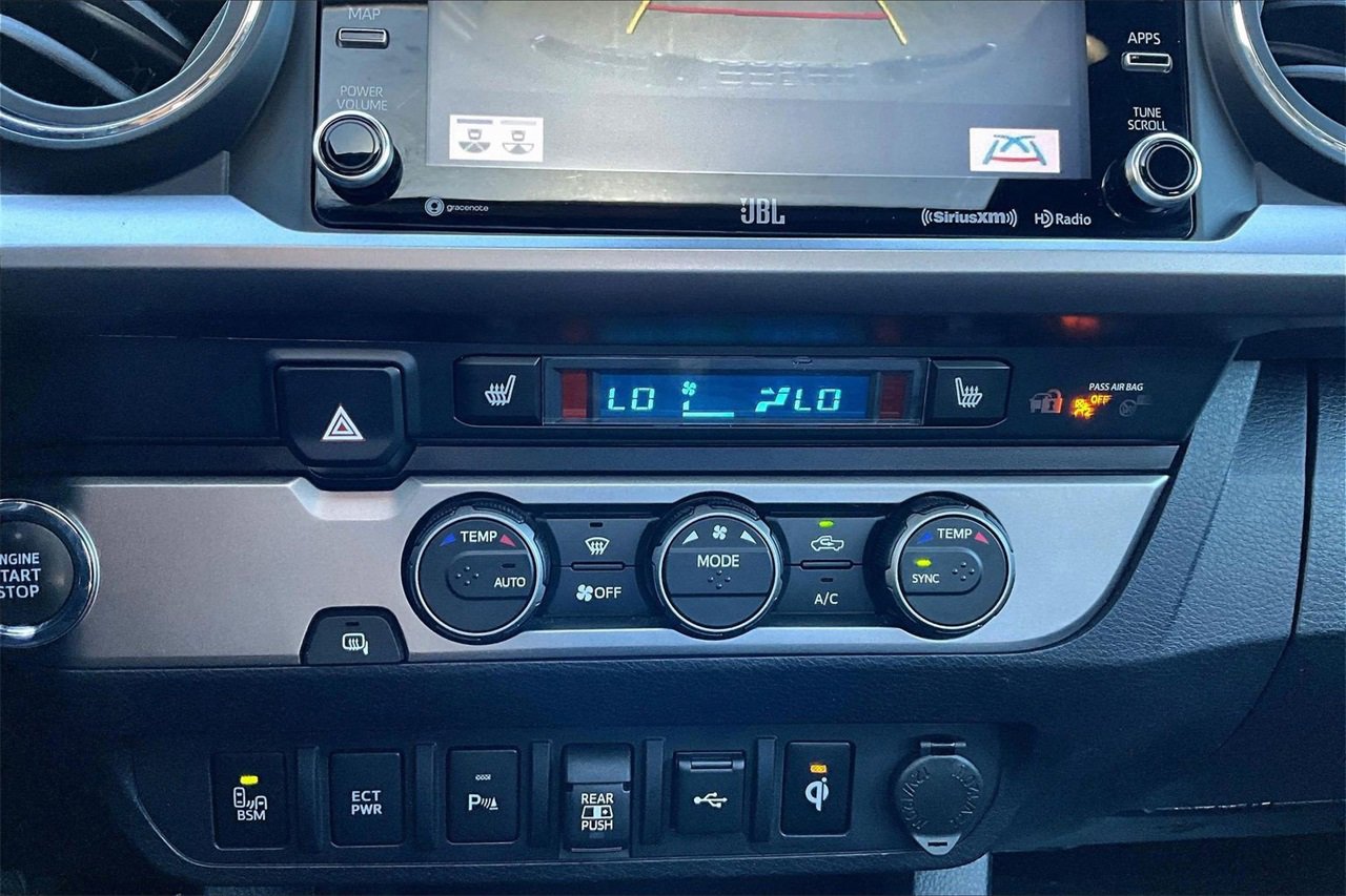Used 2022 Toyota Tacoma Limited image 17