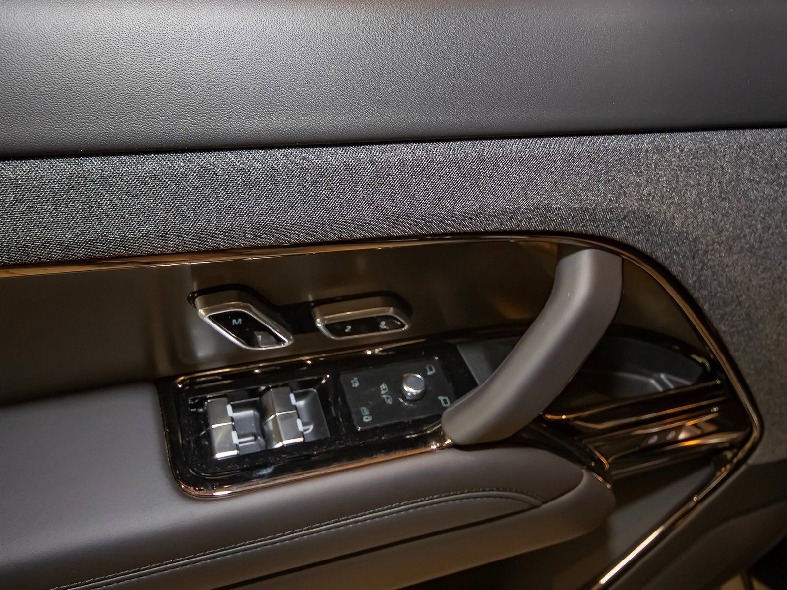 New 2025 Land Rover Range Rover Sport SE image 33