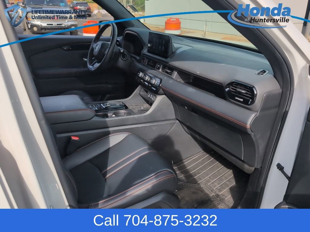 Used 2024 Honda Pilot TrailSport image 16