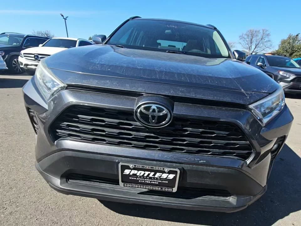 Used 2021 Toyota RAV4 XLE w/ Convenience Package image 1