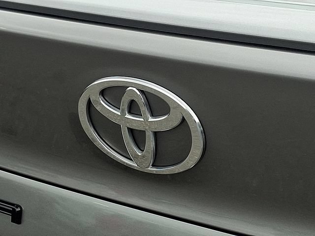 Used 2025 Toyota Camry SE FWD image 30