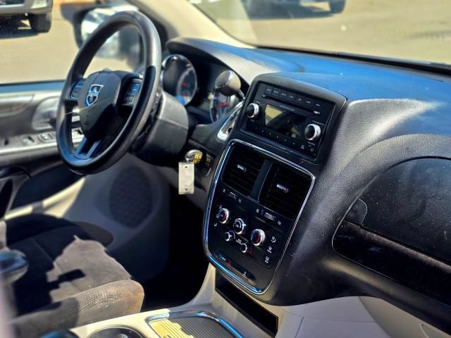 Used 2013 Dodge Grand Caravan SXT FWD image 24