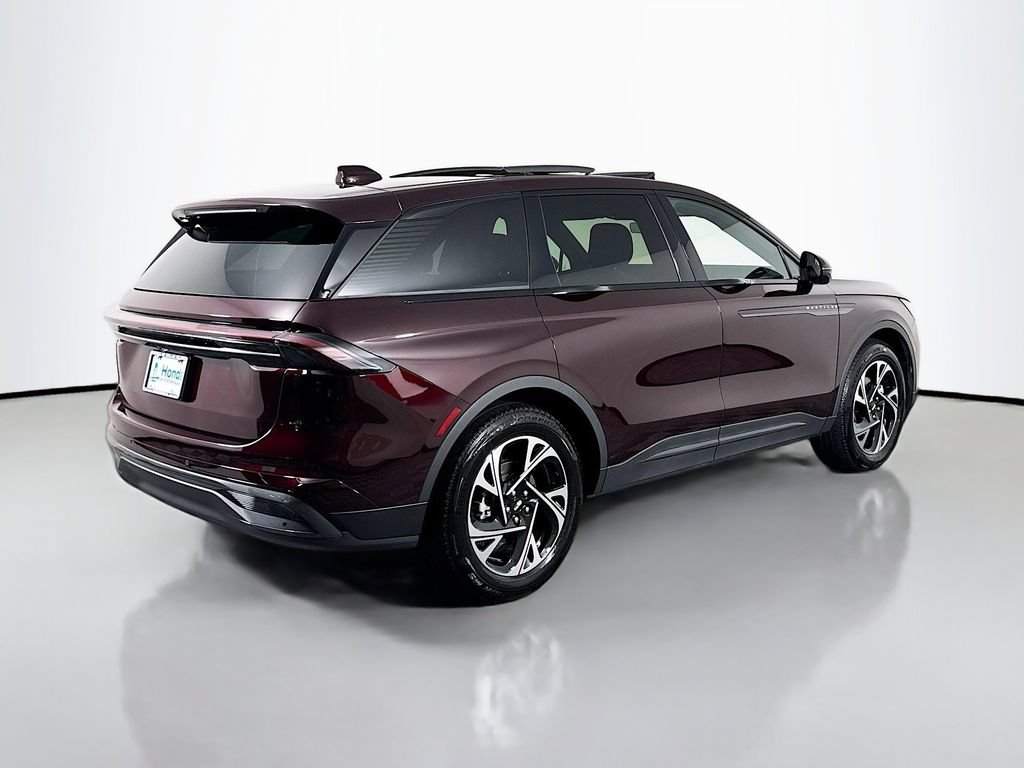 Used 2025 Lincoln Nautilus Premier w/ Equipment Group 102A AWD/4WD image 7