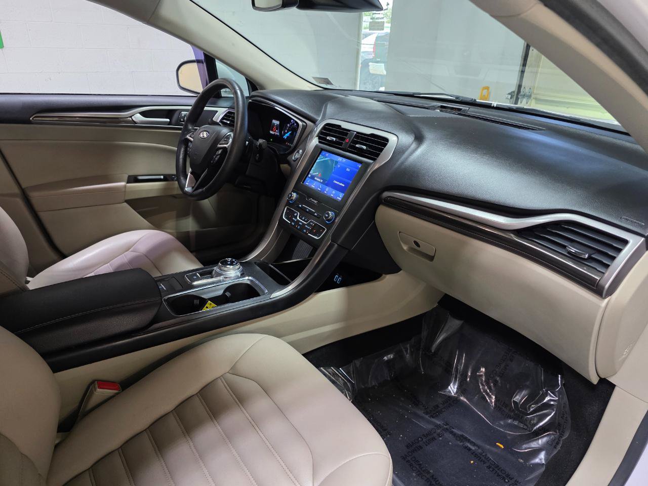 Used 2019 Ford Fusion SEL FWD image 25