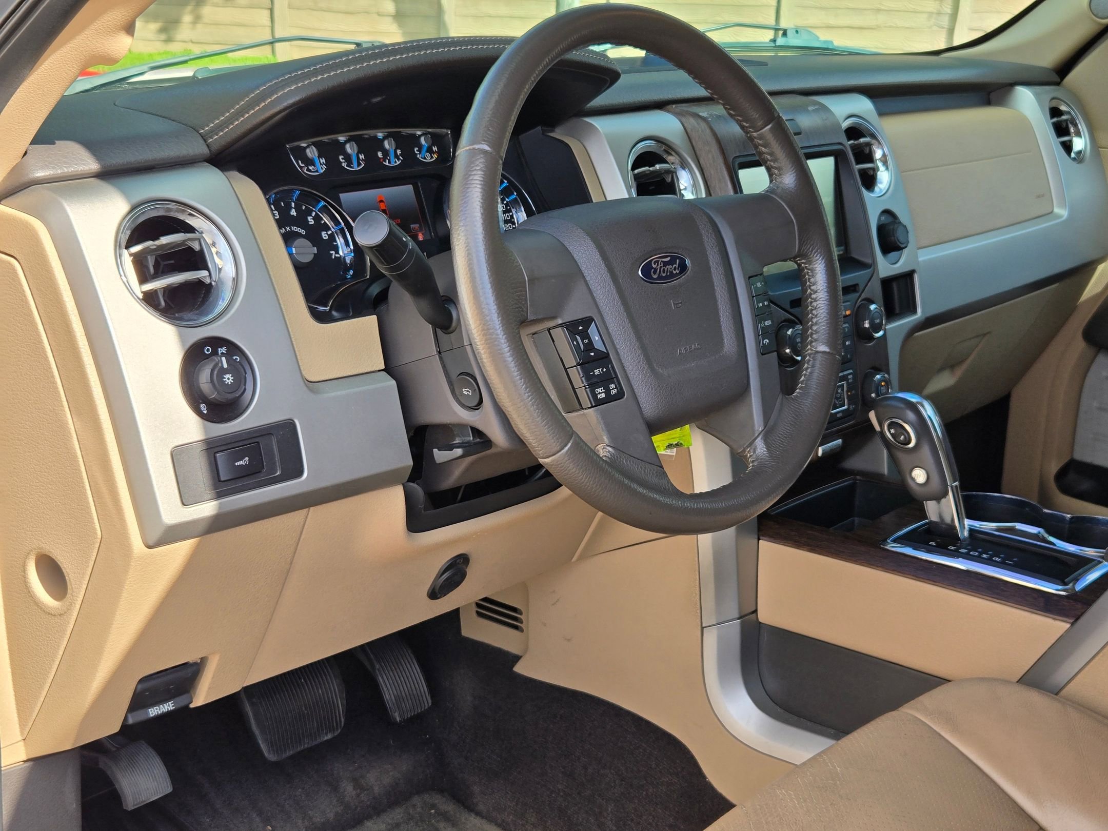 Used 2014 Ford F150 Lariat w/ Equipment Group 501A Mid RWD image 11