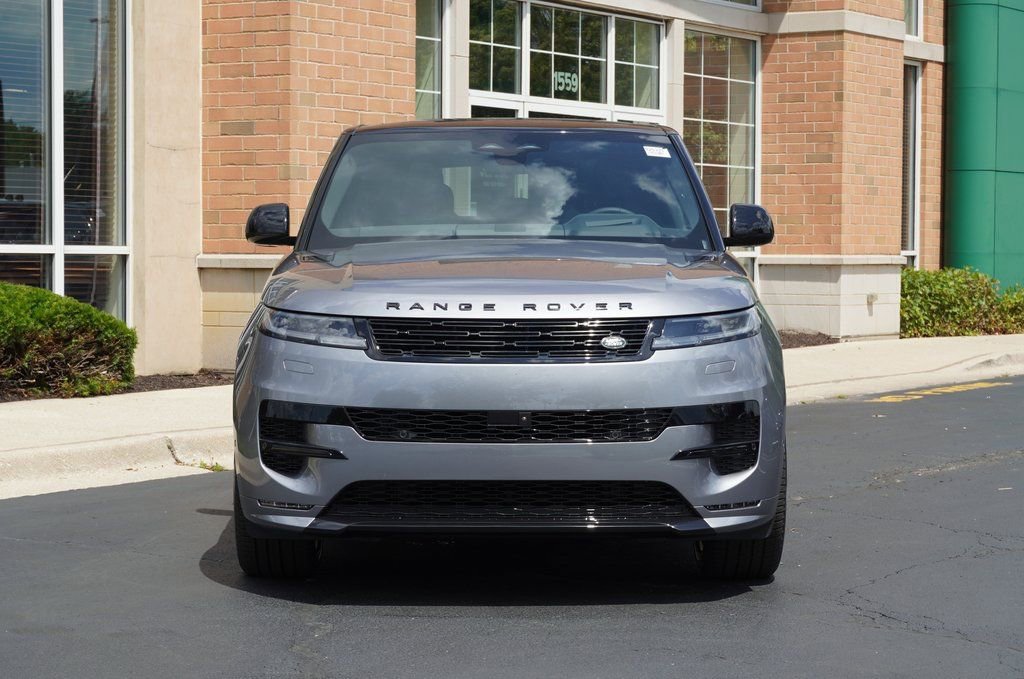 Used 2025 Land Rover Range Rover Sport Dynamic SE image 4