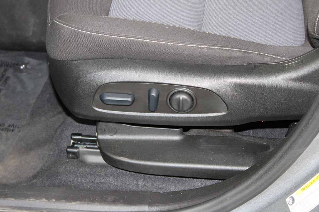 Used 2025 Chevrolet Blazer LT image 19