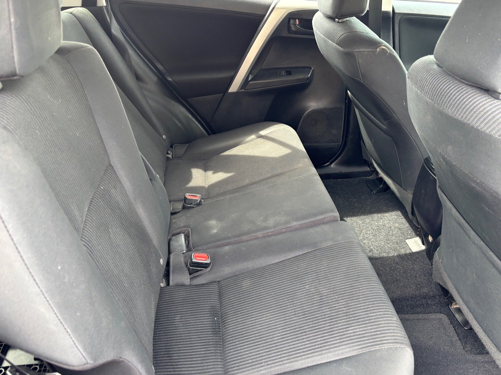 Used 2016 Toyota RAV4 LE AWD/4WD image 30