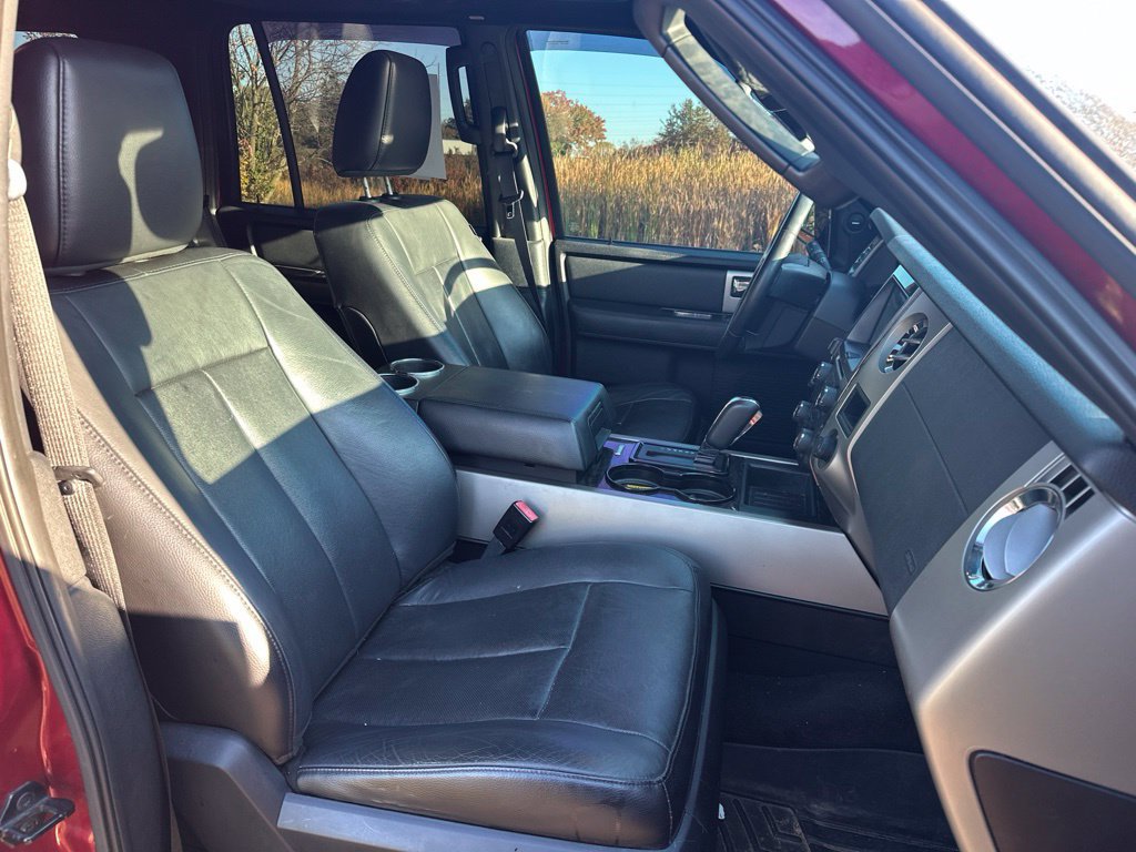 Used 2015 Ford Expedition Limited w/ Equipment Group 301A AWD/4WD image 23