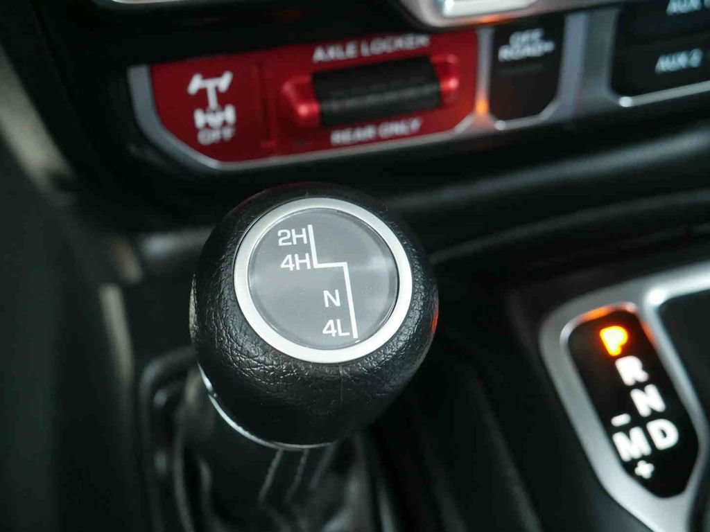 Certified 2026 Jeep Gladiator Mojave AWD/4WD image 28