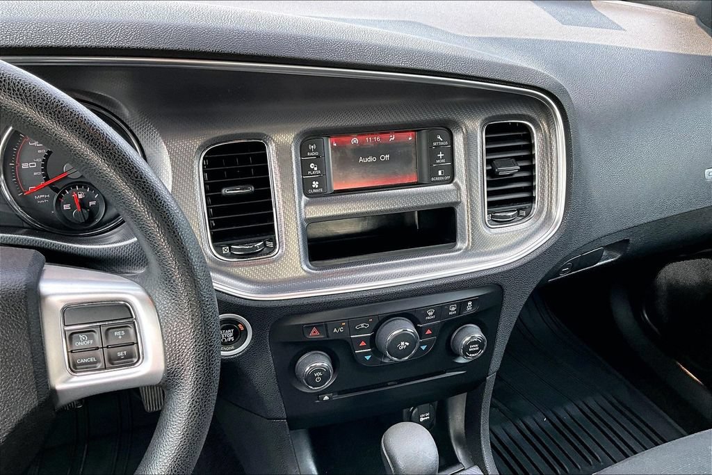 Used 2013 Dodge Charger SE RWD image 6